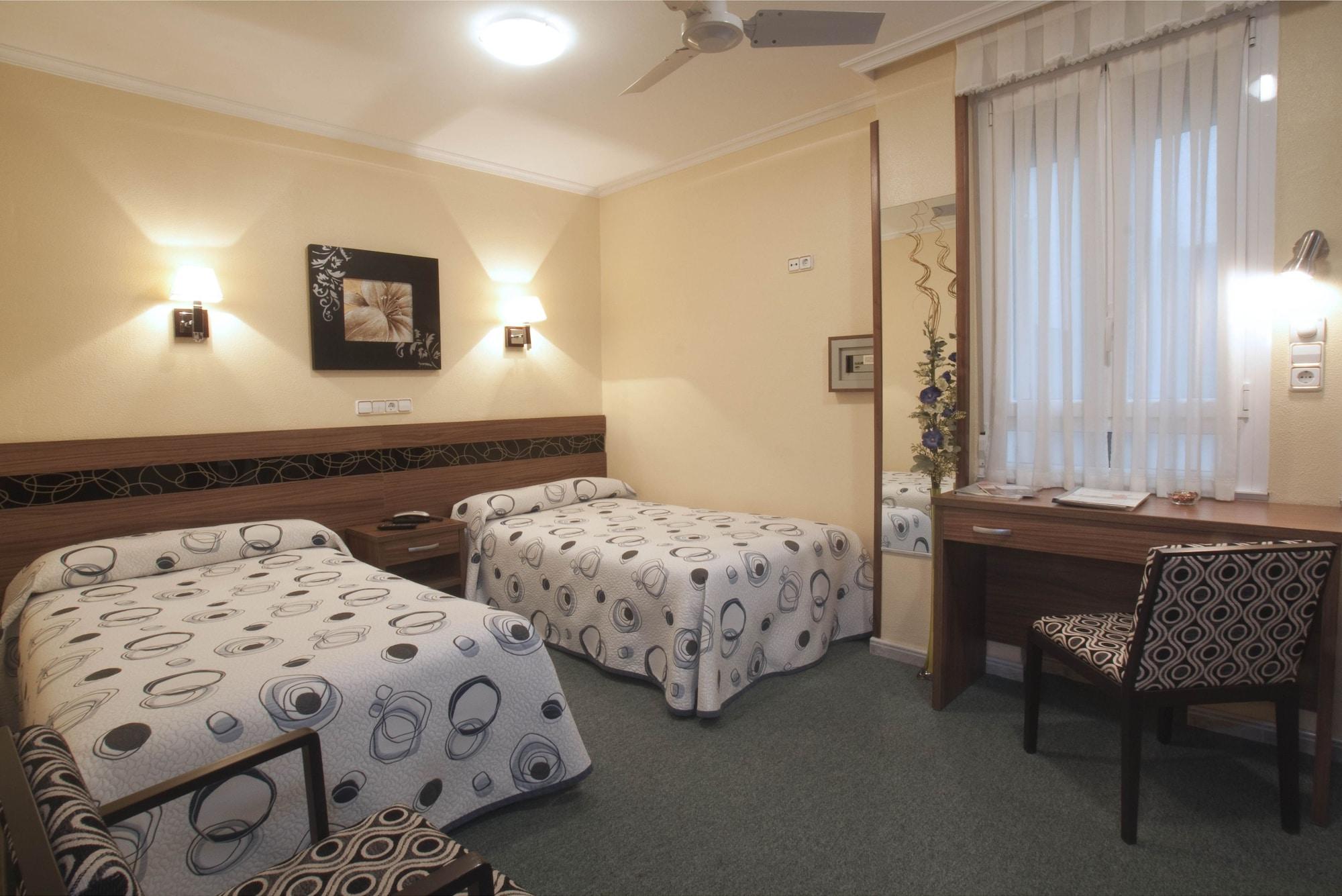 Hotel Castilla Χιχόν Εξωτερικό φωτογραφία