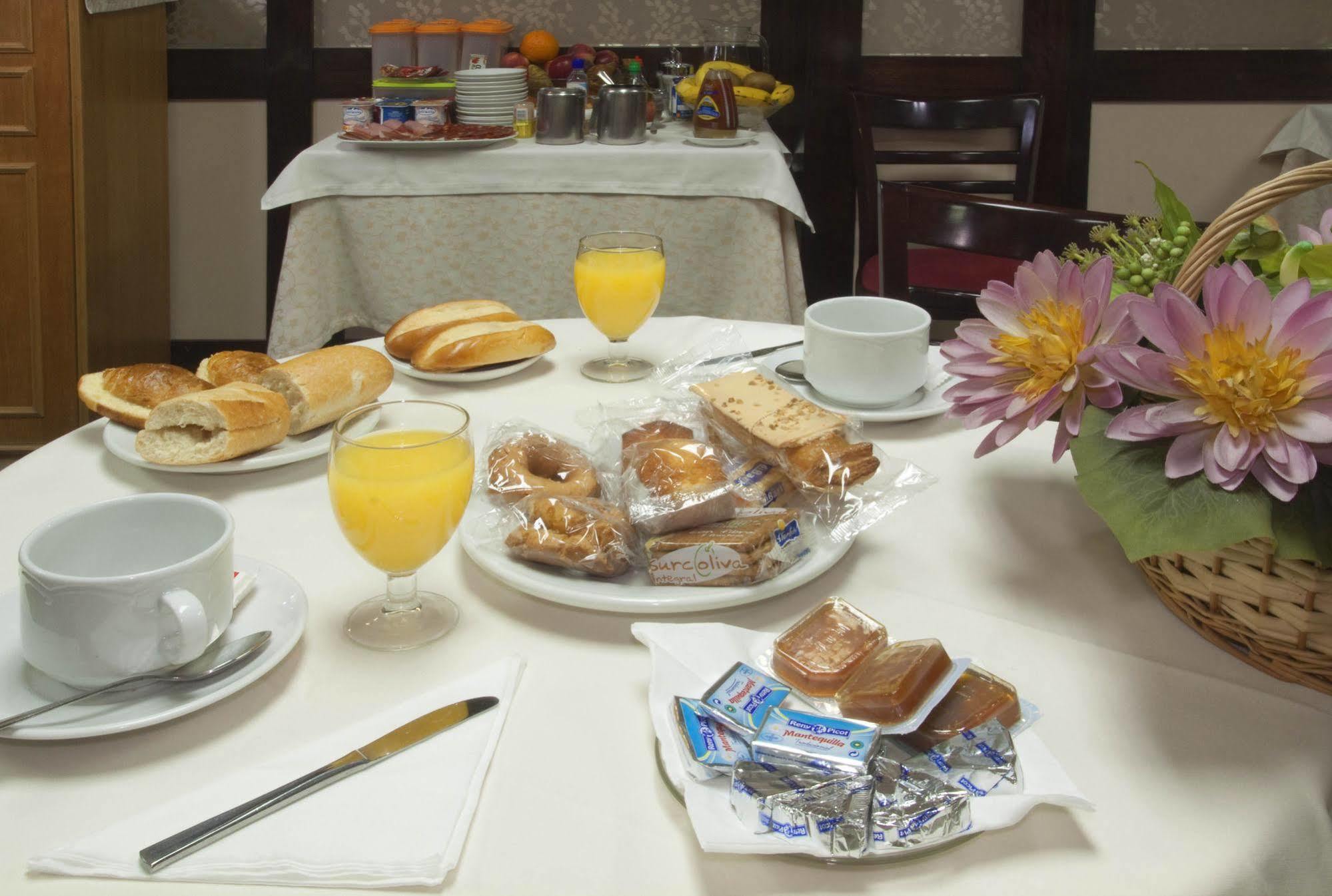 Hotel Castilla Χιχόν Εξωτερικό φωτογραφία